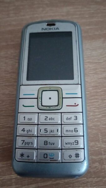 Vand 6. telefoane mobile